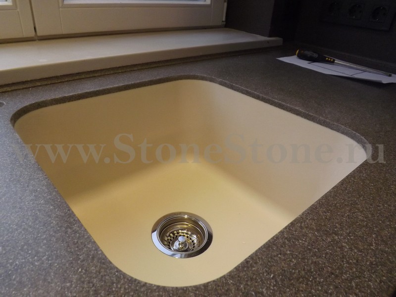 ����� �� �������������� ����� Corian Ice White